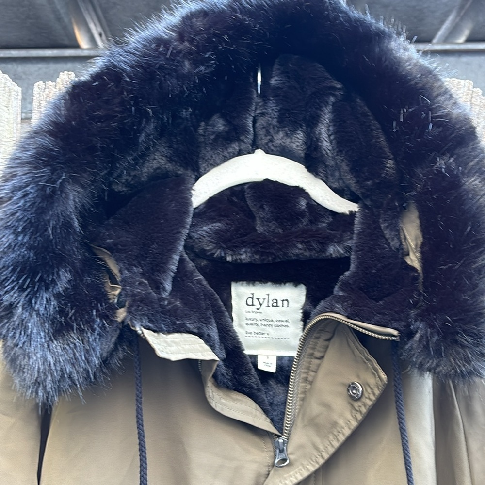 Dylan Tara Zip Up Front Jacket Coat w Black Faux Fur Hoodie Women’s Size Small - Picture 4 of 11